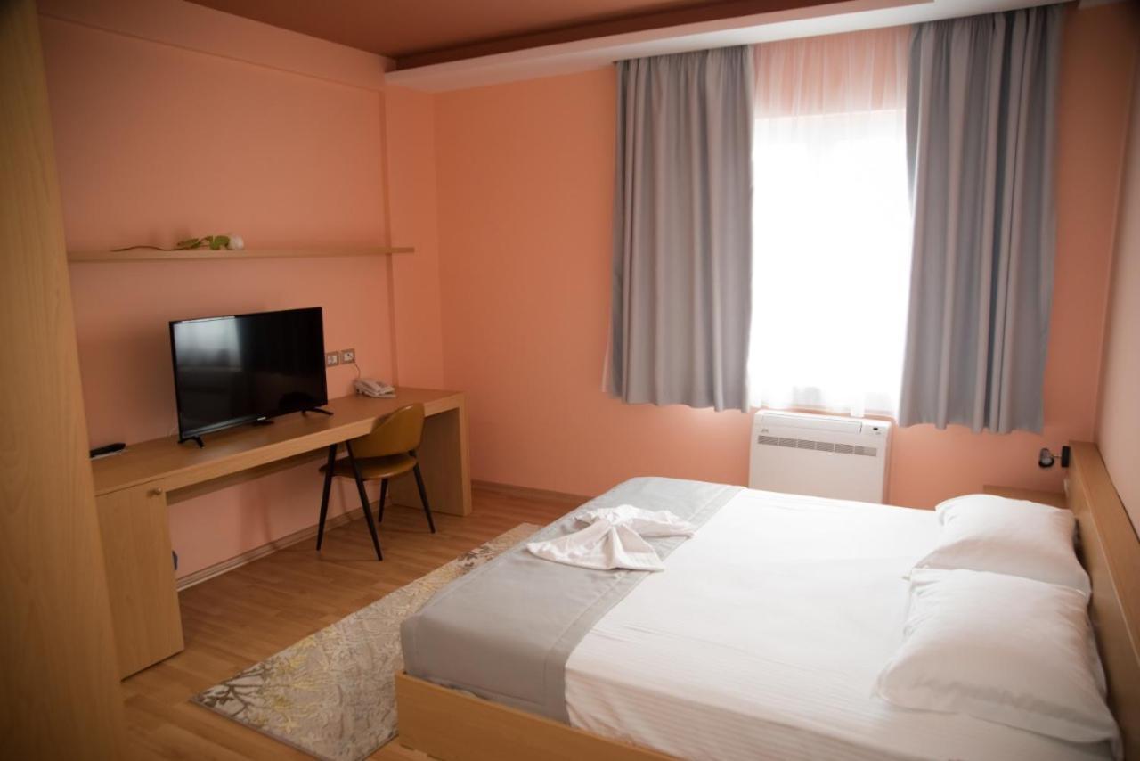 Hotel Elite Pogradec Habitación foto