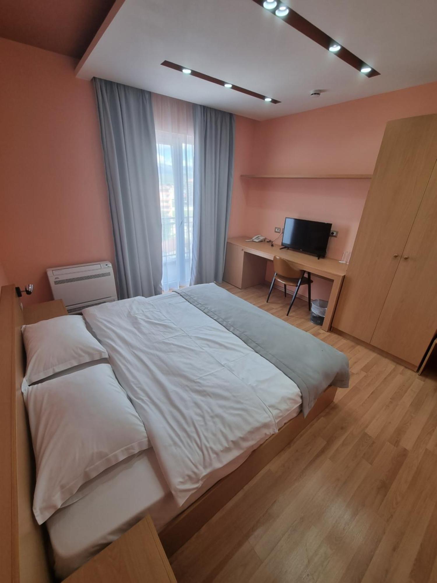 Hotel Elite Pogradec Habitación foto
