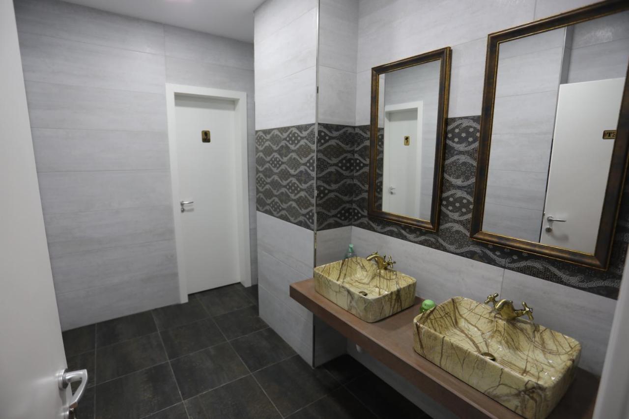 Hotel Elite Pogradec Exterior foto